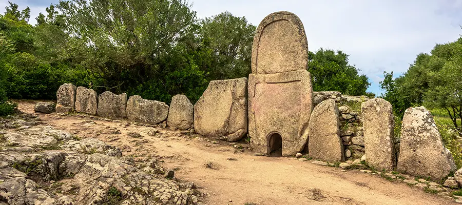 tomba dei giganti coddu vecchiu